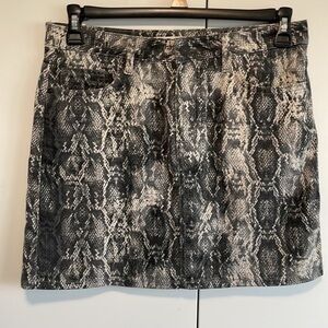 Zara denim skirt size medium